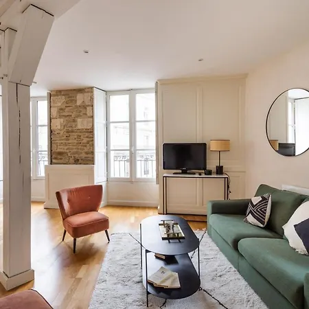 Appartement La Tourelle & L'honore - 2 Dans Le Centre Historique De *